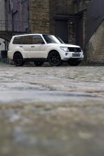 Mitsubishi Shogun Black 2012 года (UK)